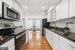 9932 Longford Ct, Vienna, VA 22181 - Photo 7