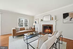 9932 Longford Ct, Vienna, VA 22181 - Photo 3