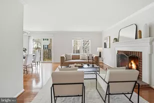 9932 Longford Ct, Vienna, VA 22181 - Photo 5