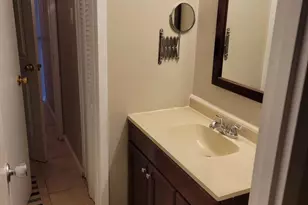 2624 Redcoat Dr, Alexandria, VA 22303 - Photo 9