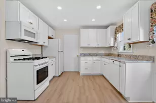 5401 Kinnerly Ct, Burke, VA 22015 - Photo 7