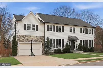370 Holmes Drive NW, Vienna, VA 22180 - Photo 1