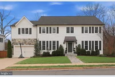 370 Holmes Drive NW, Vienna, VA 22180 - Photo 9