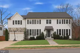 370 Holmes Dr NW, Vienna, VA 22180 - Photo 9