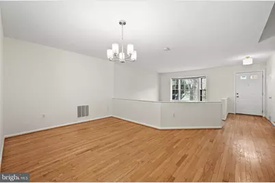 2880 Kelly Square, Vienna, VA 22181 - Photo 5
