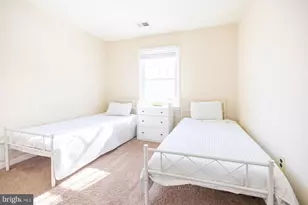 8009 Bethelen Woods Ln, Springfield, VA 22153 - Photo 15