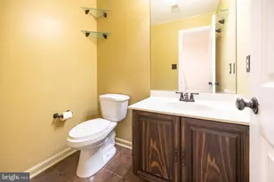 8009 Bethelen Woods Ln, Springfield, VA 22153 - Photo 27