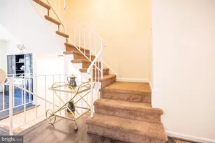 8009 Bethelen Woods Ln, Springfield, VA 22153 - Photo 13