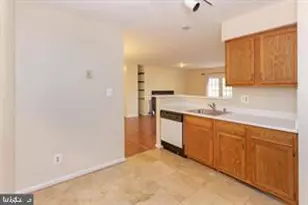 7504 Ashby Ln, Alexandria, VA 22315 - Photo 13
