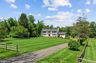 11309 Hunting Horse Dr, Fairfax Station, VA 22039 - Photo 3