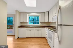 7743 Middle Valley Dr, Springfield, VA 22153 - Photo 3