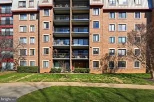 2817 Jermantown Rd, Oakton, VA 22124 - Photo 27