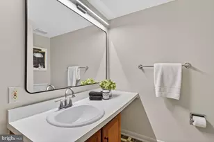 11203 Leatherwood Dr, Reston, VA 20191 - Photo 39