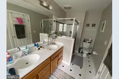 8143 Skelton Circle, Falls Church, VA 22042 - Photo 9