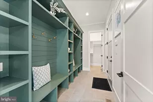 917 Timber Ln SW, Vienna, VA 22180 - Photo 19