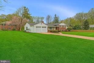 1915 Shannon Ct, Alexandria, VA 22306 - Photo 1