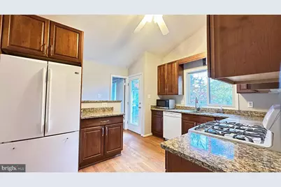 8517 Marquette Street, Vienna, VA 22180 - Photo 9