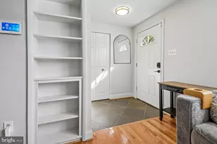 8160 Curving Creek Ct, Springfield, VA 22153 - Photo 3