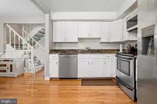 8160 Curving Creek Ct, Springfield, VA 22153 - Photo 15