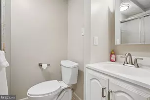 8160 Curving Creek Ct, Springfield, VA 22153 - Photo 39