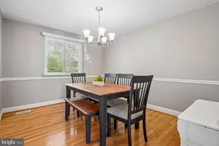 8160 Curving Creek Ct, Springfield, VA 22153 - Photo 7