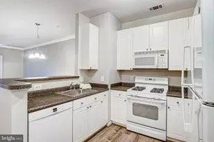 2765 Centerboro Dr, Vienna, VA 22181 - Photo 7