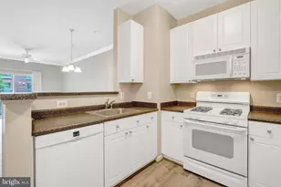 2765 Centerboro Dr, Vienna, VA 22181 - Photo 11