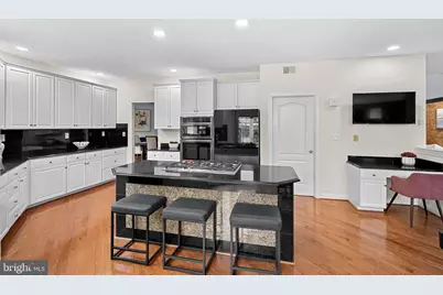 10317 Brittenford Drive, Vienna, VA 22182 - Photo 11