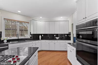 10317 Brittenford Drive, Vienna, VA 22182 - Photo 9