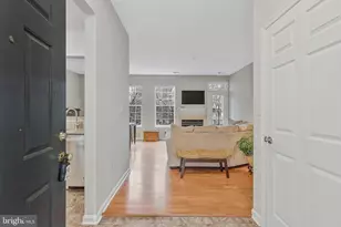 11405 Windleaf Ct, Reston, VA 20194 - Photo 3