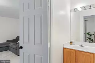 6241 Clay Pipe Ct, Centreville, VA 20121 - Photo 9