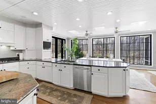 6813 Brimstone Ln, Fairfax Station, VA 22039 - Photo 13