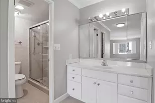 8360 Greensboro Dr, McLean, VA 22102 - Photo 35