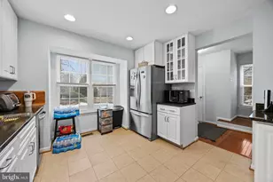 3930 Collis Oak Ct, Fairfax, VA 22033 - Photo 13