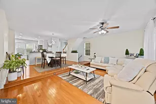 3930 Collis Oak Ct, Fairfax, VA 22033 - Photo 9