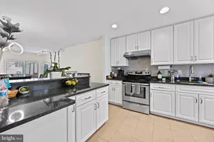 3930 Collis Oak Ct, Fairfax, VA 22033 - Photo 11