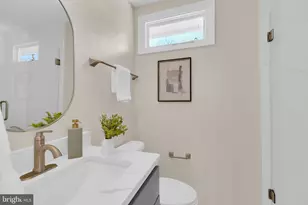 9204 Ashmeade Dr, Fairfax, VA 22032 - Photo 19