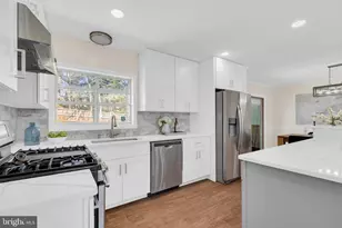 9204 Ashmeade Dr, Fairfax, VA 22032 - Photo 9