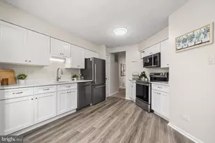 9117 Galbreth Ct, Springfield, VA 22153 - Photo 13