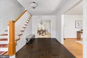 3022 Fox Den Ln, Oakton, VA 22124 - Photo 5