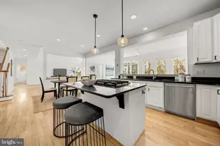 1096 Liberty Meeting Ct, Herndon, VA 20170 - Photo 9