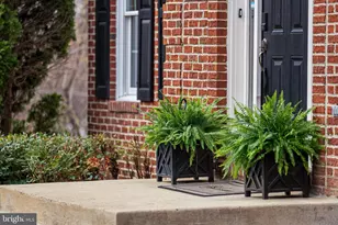 1096 Liberty Meeting Ct, Herndon, VA 20170 - Photo 3