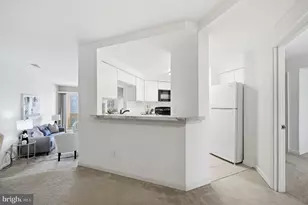 11240 Harbor Ct, Reston, VA 20191 - Photo 7