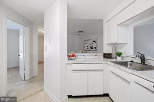 11240 Harbor Ct, Reston, VA 20191 - Photo 9