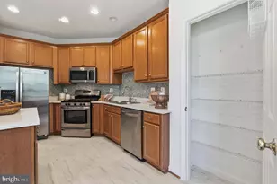 2313 Huntington Station Ct, Alexandria, VA 22303 - Photo 35