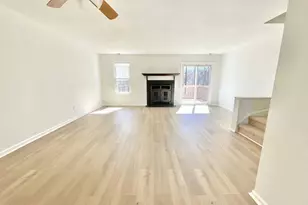 4141 Pleasant Meadow Ct, Chantilly, VA 20151 - Photo 9