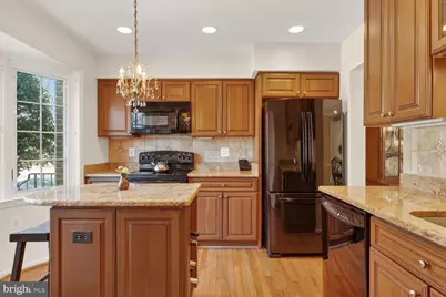 6507 Kemper Lakes Court, Alexandria, VA 22312 - Photo 11