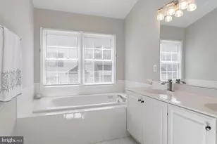 6614 Thurlton Dr, Alexandria, VA 22315 - Photo 29