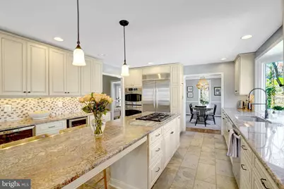 2008 Swan Terrace, Alexandria, VA 22307 - Photo 23