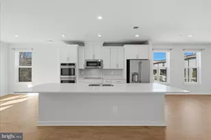 12118 Loblolly Dr, Fairfax, VA 22033 - Photo 3